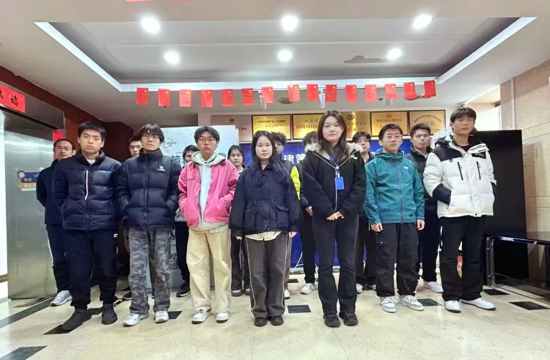 叮！結(jié)班成功！這張合照，是我們努力的最好